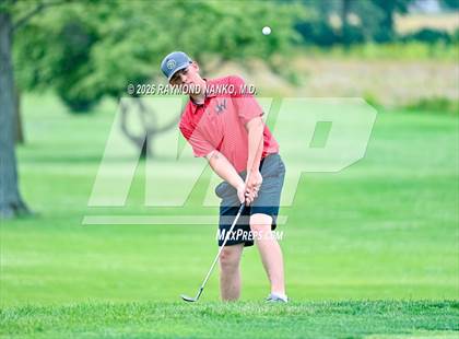Thumbnail 1 in IHSAA Section 19 Final photogallery.