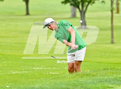 Thumbnail 2 in IHSAA Section 19 Final photogallery.