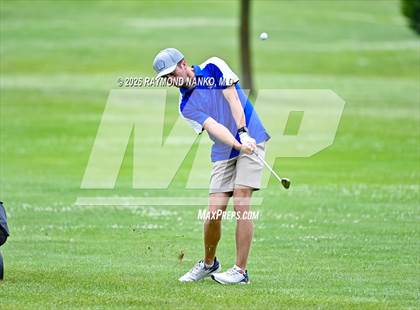Thumbnail 2 in IHSAA Section 19 Final photogallery.