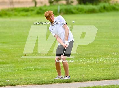 Thumbnail 2 in IHSAA Section 19 Final photogallery.