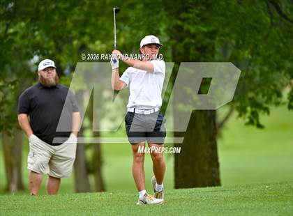 Thumbnail 1 in IHSAA Section 19 Final photogallery.