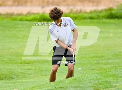 Thumbnail 3 in IHSAA Section 19 Final photogallery.