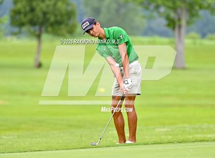 Thumbnail 1 in IHSAA Section 19 Final photogallery.
