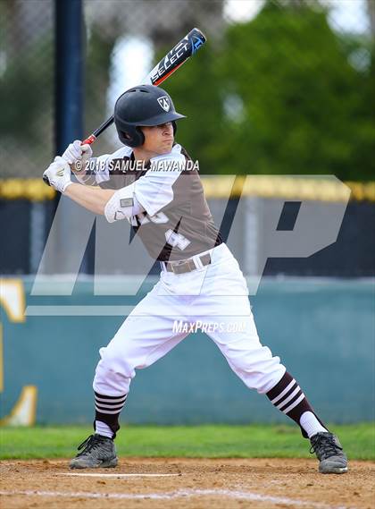 Thumbnail 3 in Loyola @ Crespi photogallery.