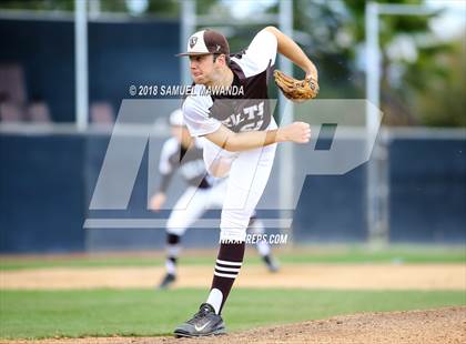 Thumbnail 2 in Loyola @ Crespi photogallery.