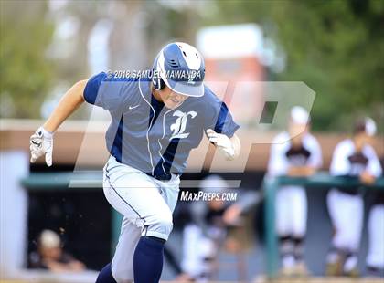 Thumbnail 3 in Loyola @ Crespi photogallery.