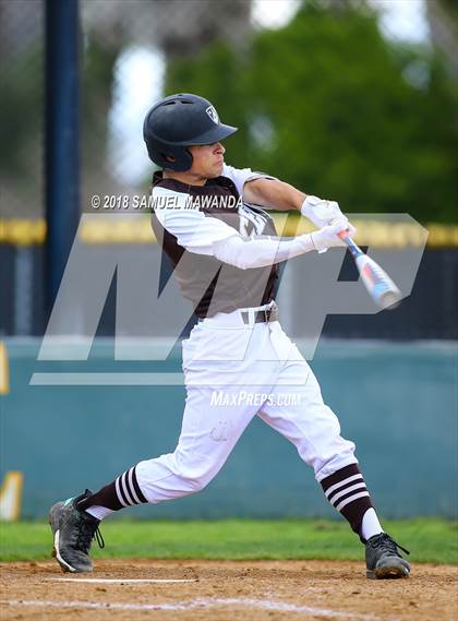 Thumbnail 2 in Loyola @ Crespi photogallery.