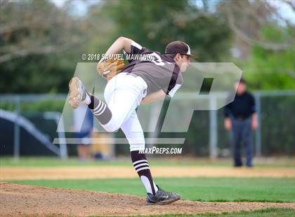 Thumbnail 3 in Loyola @ Crespi photogallery.
