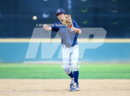 Thumbnail 3 in Loyola @ Crespi photogallery.