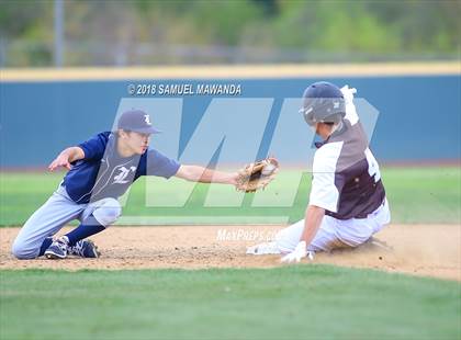 Thumbnail 2 in Loyola @ Crespi photogallery.