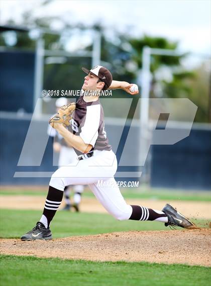 Thumbnail 1 in Loyola @ Crespi photogallery.