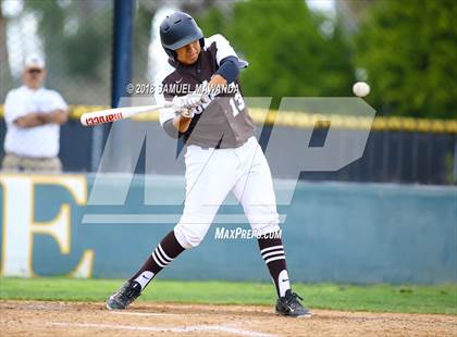 Thumbnail 1 in Loyola @ Crespi photogallery.