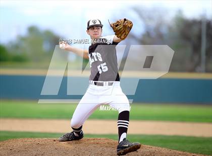 Thumbnail 1 in Loyola @ Crespi photogallery.