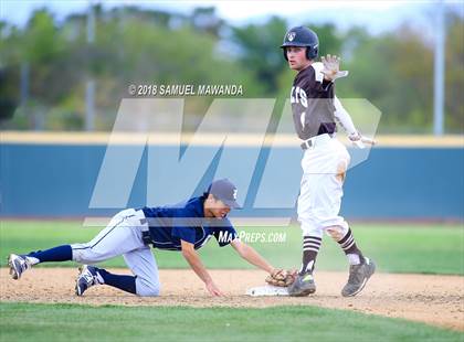Thumbnail 2 in Loyola @ Crespi photogallery.