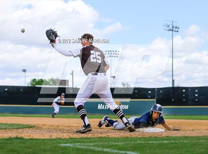 Thumbnail 3 in Loyola @ Crespi photogallery.