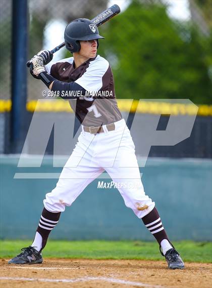 Thumbnail 1 in Loyola @ Crespi photogallery.