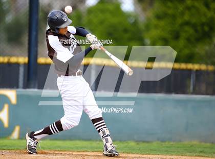 Thumbnail 2 in Loyola @ Crespi photogallery.