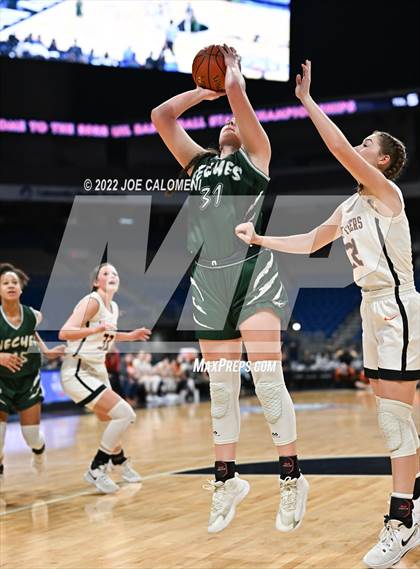 Thumbnail 1 in Robert Lee vs Neches (UIL 1A State Semifinal) photogallery.