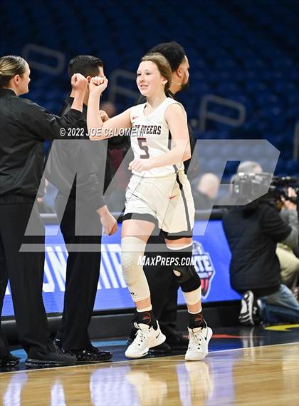 Thumbnail 3 in Robert Lee vs Neches (UIL 1A State Semifinal) photogallery.