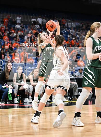 Thumbnail 2 in Robert Lee vs Neches (UIL 1A State Semifinal) photogallery.