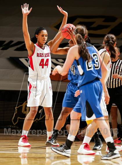 Thumbnail 3 in Regis Jesuit vs. Grandview (CHSAA 5A Final Four) photogallery.