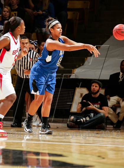 Thumbnail 2 in Regis Jesuit vs. Grandview (CHSAA 5A Final Four) photogallery.