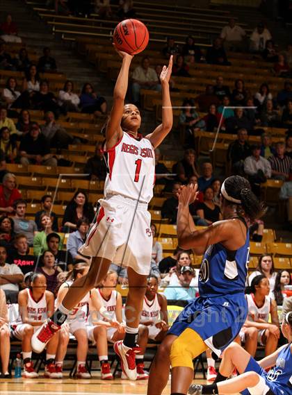Thumbnail 1 in Regis Jesuit vs. Grandview (CHSAA 5A Final Four) photogallery.
