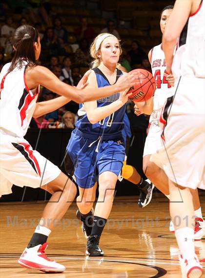 Thumbnail 1 in Regis Jesuit vs. Grandview (CHSAA 5A Final Four) photogallery.