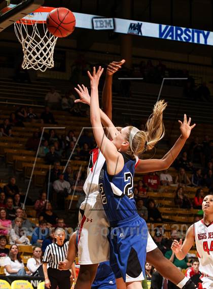 Thumbnail 3 in Regis Jesuit vs. Grandview (CHSAA 5A Final Four) photogallery.