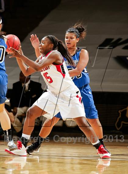 Thumbnail 1 in Regis Jesuit vs. Grandview (CHSAA 5A Final Four) photogallery.