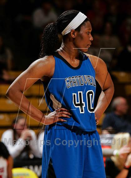 Thumbnail 1 in Regis Jesuit vs. Grandview (CHSAA 5A Final Four) photogallery.