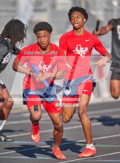 Thumbnail 2 in Lamar CISD Relays (4x400M) photogallery.