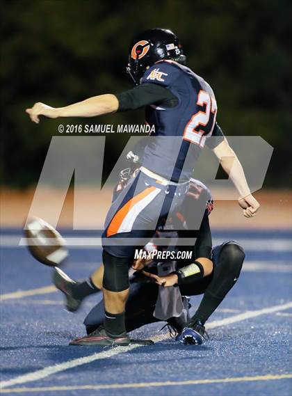 Thumbnail 1 in Crespi @  Chaminade photogallery.