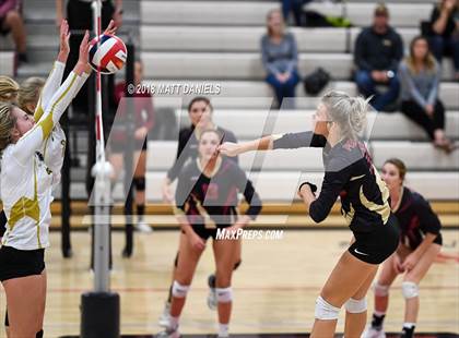 Thumbnail 1 in Arapahoe @ Ponderosa photogallery.