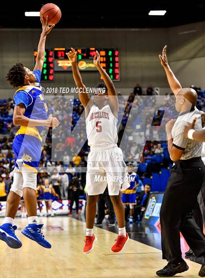 Thumbnail 3 in Northside vs North Little Rock (AAA 7A Final) photogallery.