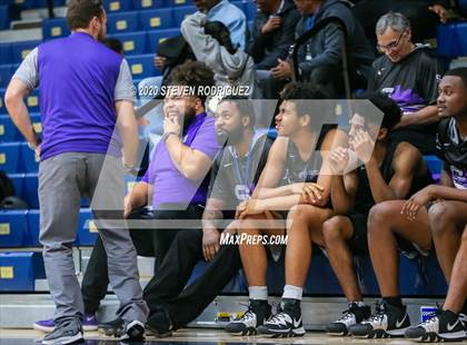 Thumbnail 3 in Sacramento vs. Santa Cruz photogallery.