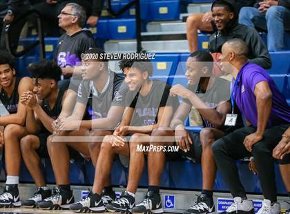 Thumbnail 3 in Sacramento vs. Santa Cruz photogallery.