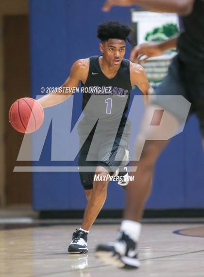 Thumbnail 2 in Sacramento vs. Santa Cruz photogallery.