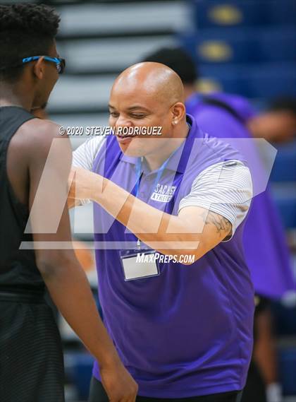 Thumbnail 2 in Sacramento vs. Santa Cruz photogallery.