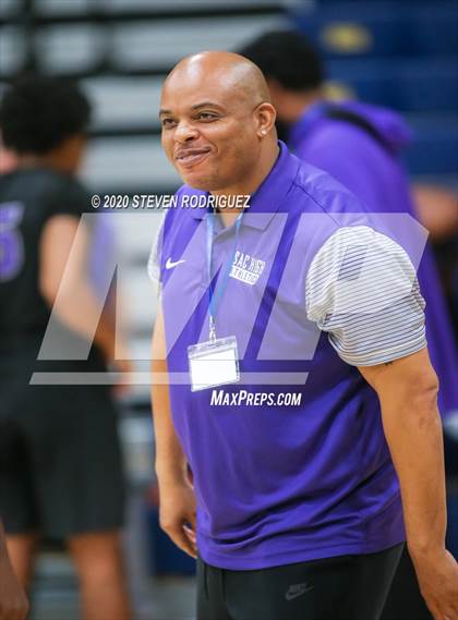 Thumbnail 3 in Sacramento vs. Santa Cruz photogallery.