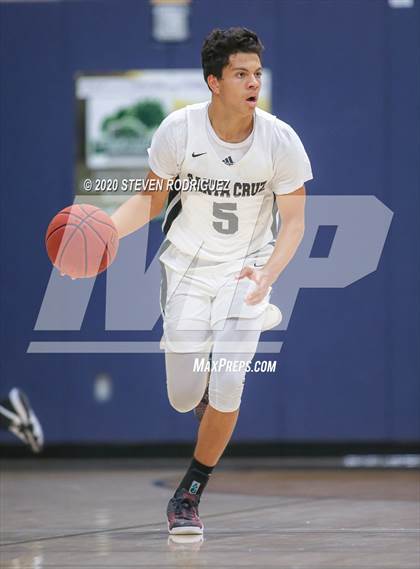 Thumbnail 2 in Sacramento vs. Santa Cruz photogallery.