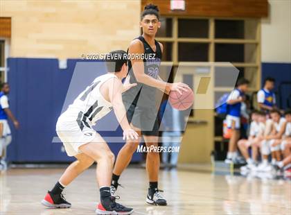 Thumbnail 2 in Sacramento vs. Santa Cruz photogallery.
