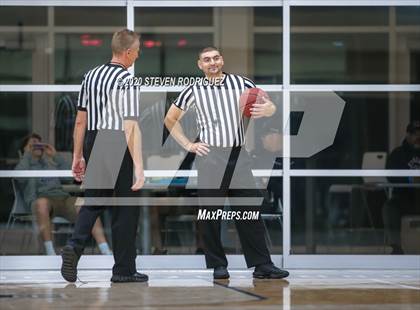 Thumbnail 3 in Sacramento vs. Santa Cruz photogallery.