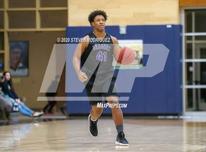 Thumbnail 2 in Sacramento vs. Santa Cruz photogallery.
