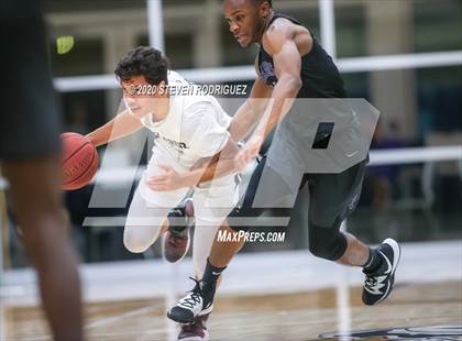 Thumbnail 2 in Sacramento vs. Santa Cruz photogallery.