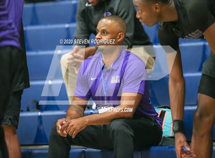 Thumbnail 1 in Sacramento vs. Santa Cruz photogallery.