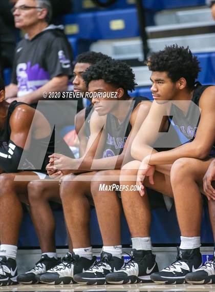 Thumbnail 3 in Sacramento vs. Santa Cruz photogallery.