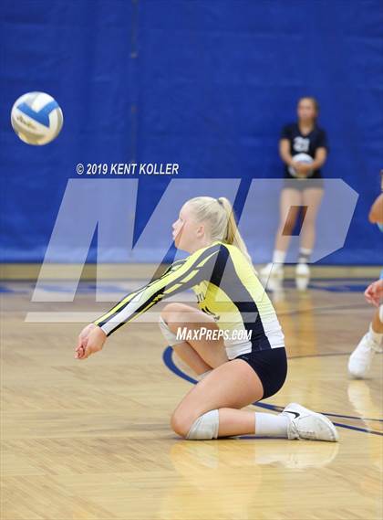 Thumbnail 1 in Grosse Pointe South @ Fraser photogallery.