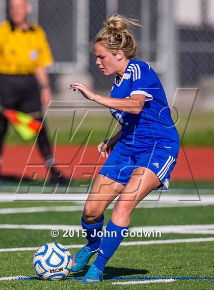 Thumbnail 3 in Friendswood vs Fort Bend Travis (UIL Region III Bidistrict) photogallery.