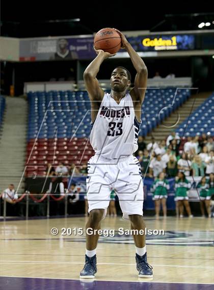 Thumbnail 3 in Modesto Christian vs St. Mary's (CIF SJS D2 Semifinal) photogallery.